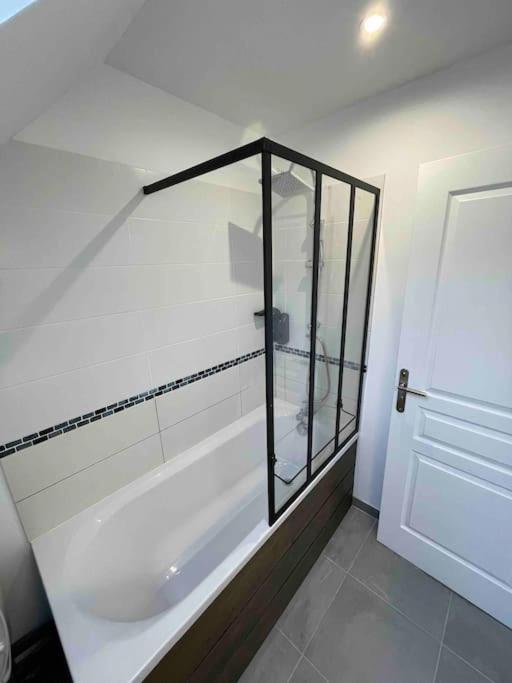 Appartement Le Bel Vue à Sens Extérieur photo